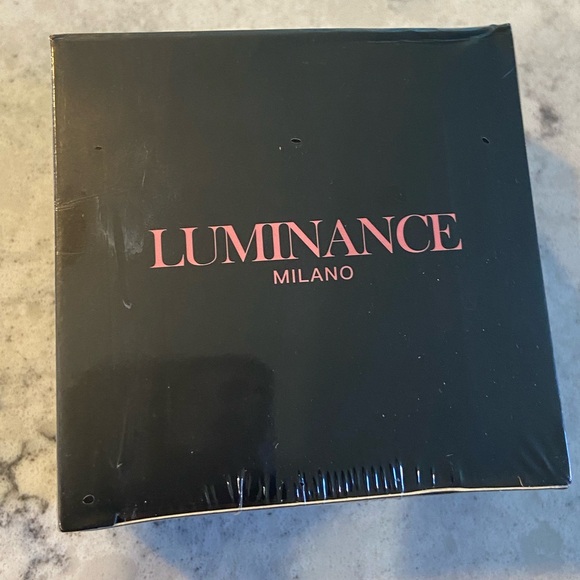 Ultra Pink Blurring Setting Powder - Picture 3 of 6